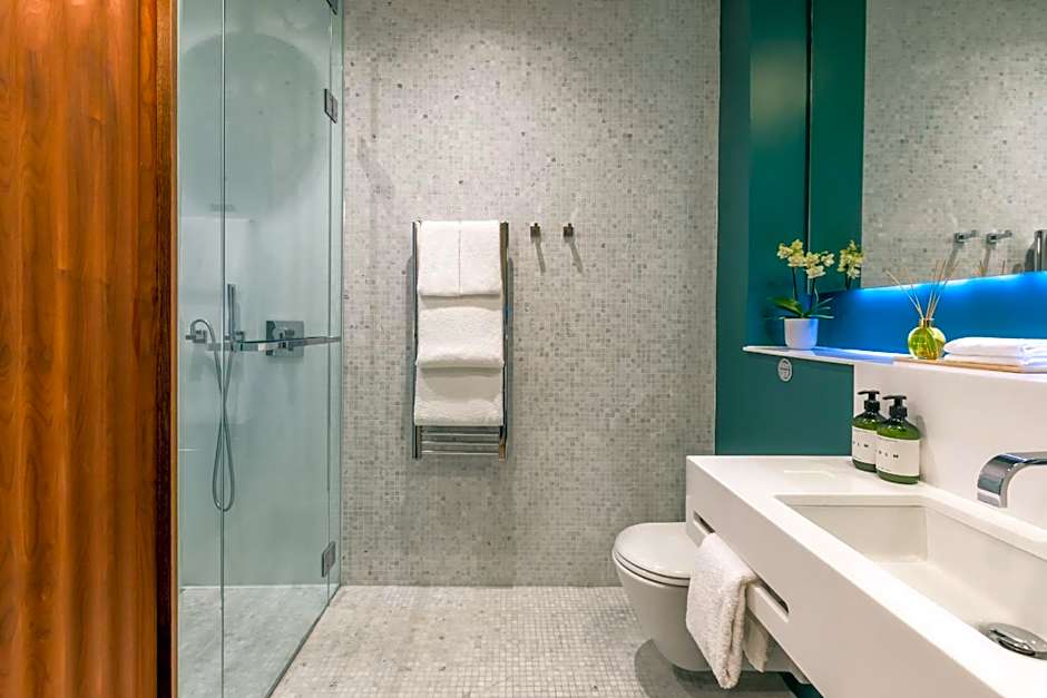 Town Hall Hotel & Apartments