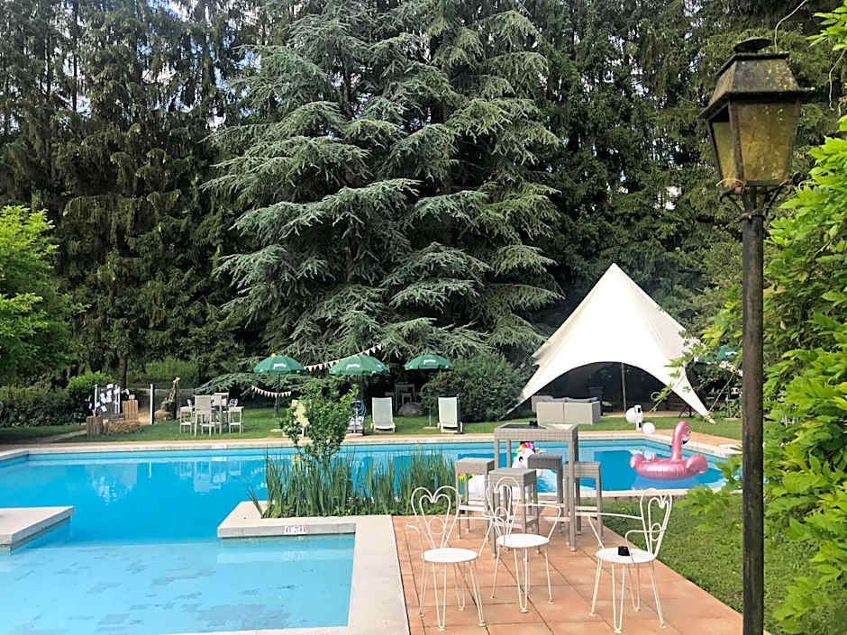 Hôtel-Restaurant "Les Rochers"