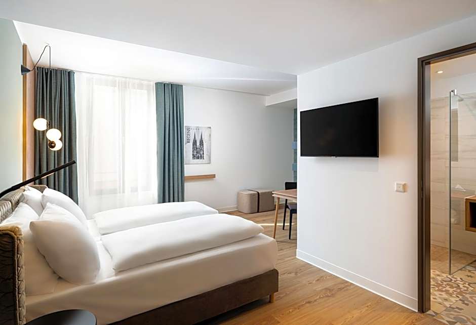 elaya hotel regensburg city center, Trademark by Wyndham
