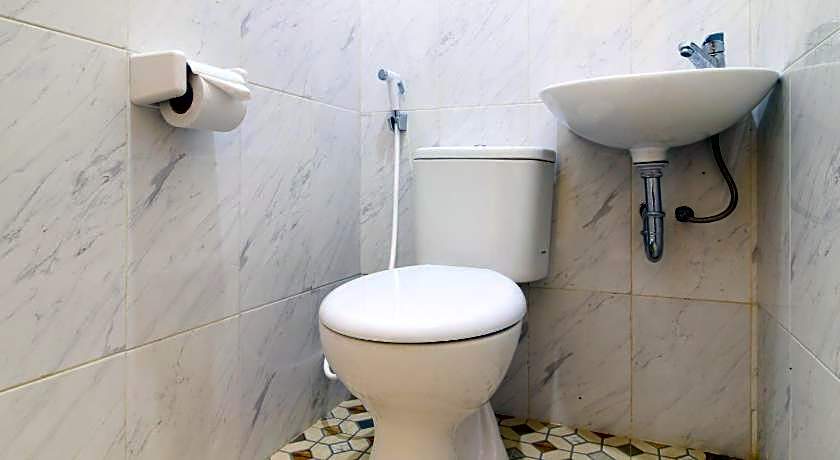 RedDoorz near Klaten Train Station