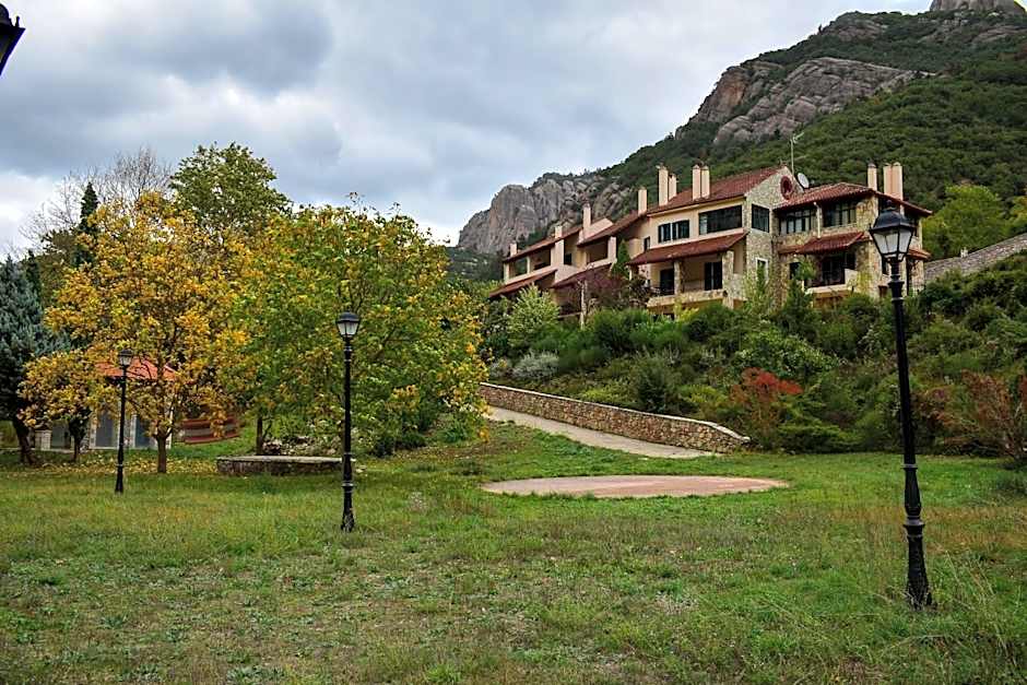 Muntenia Inn Apartments and Suites