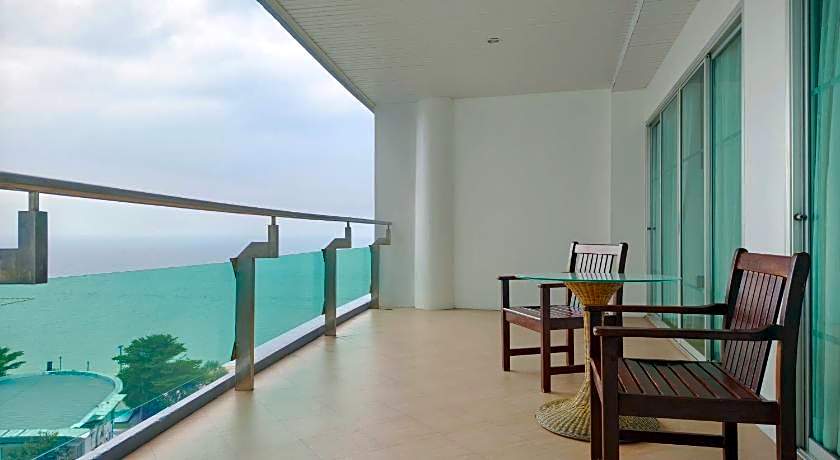 Royal Beach View Suites