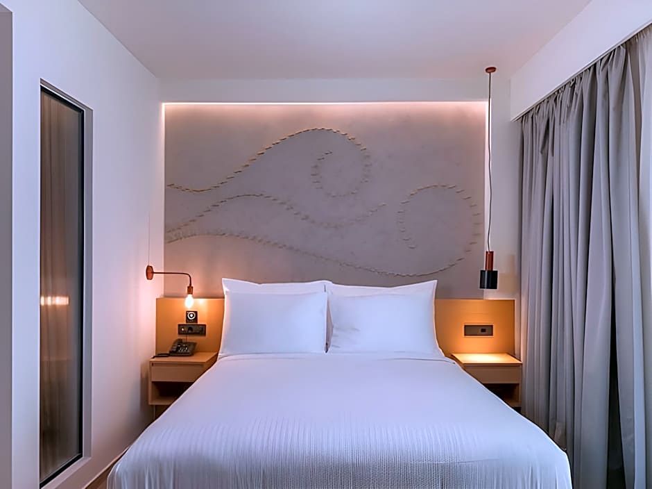 Hyperion City Hotel & Spa