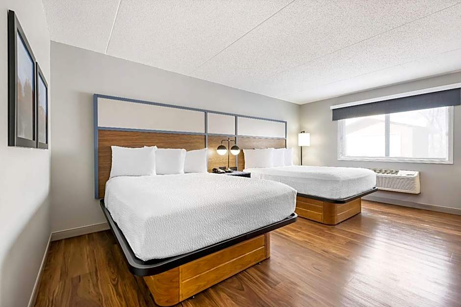 AmericInn by Wyndham Valley City - Conference Center