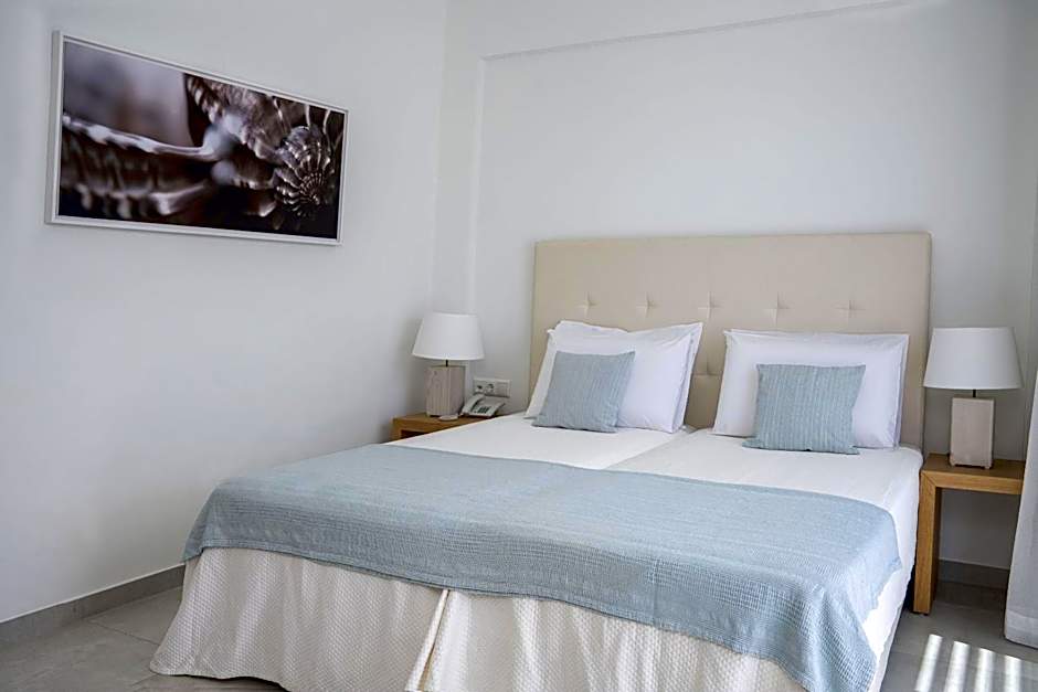 Photo 1 of 4 of Quadruple Room with Sea View ( 2 Adults & 2 Children)