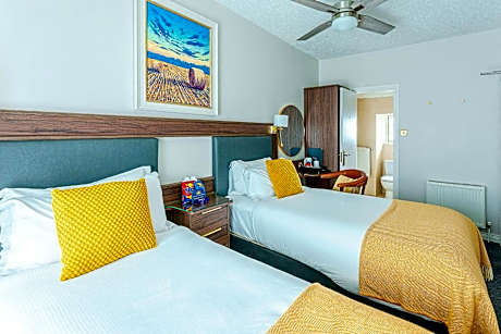 Twin Room with Bathroom
