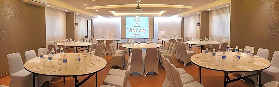 Nite and Day Laguna - Bintan