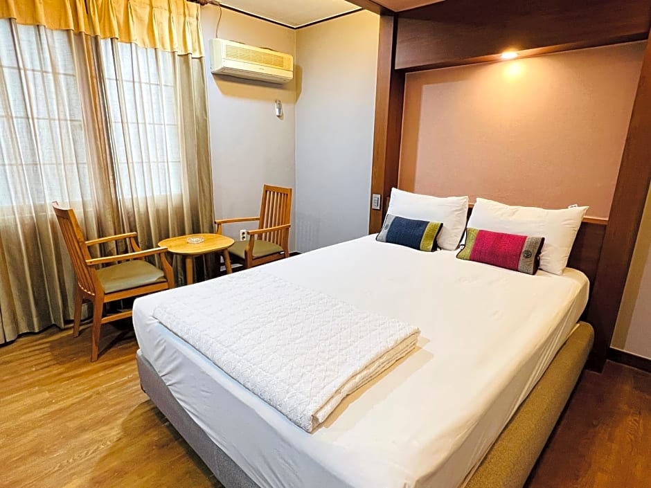 Sweet Hotel