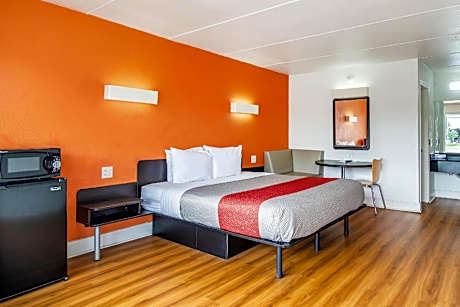 King Room - Non-Smoking