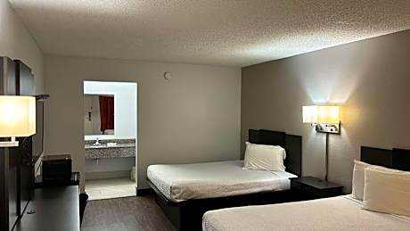 Queen Room with Two Queen Beds - Smoking