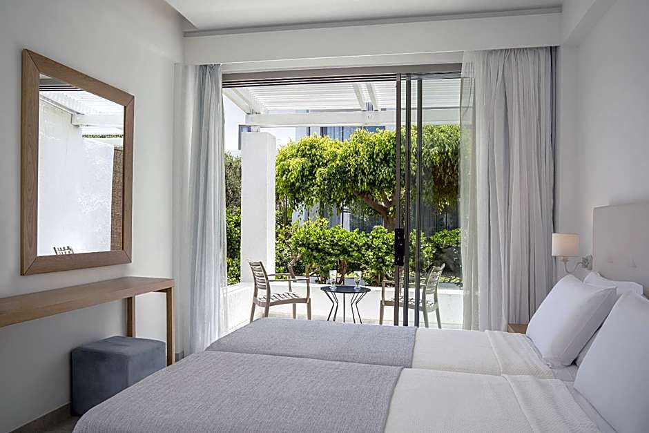 Maritimo Beach Hotel