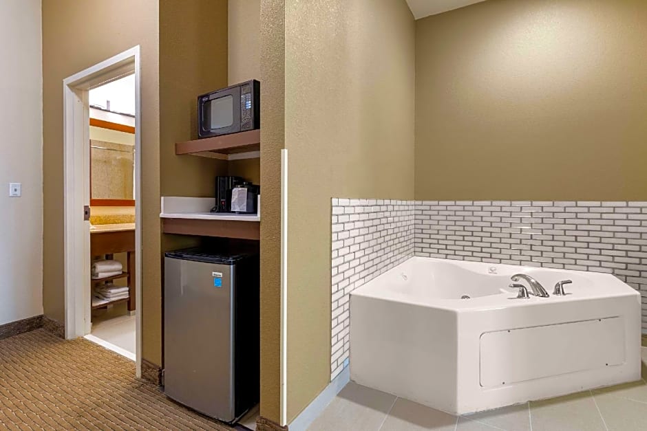Comfort Suites