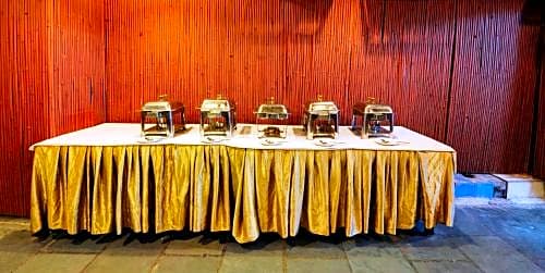 Capital O 2382 Hotel White House Continental