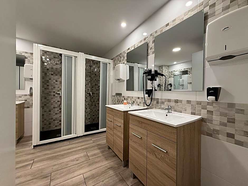 Hostel TKH-Rooms Mate