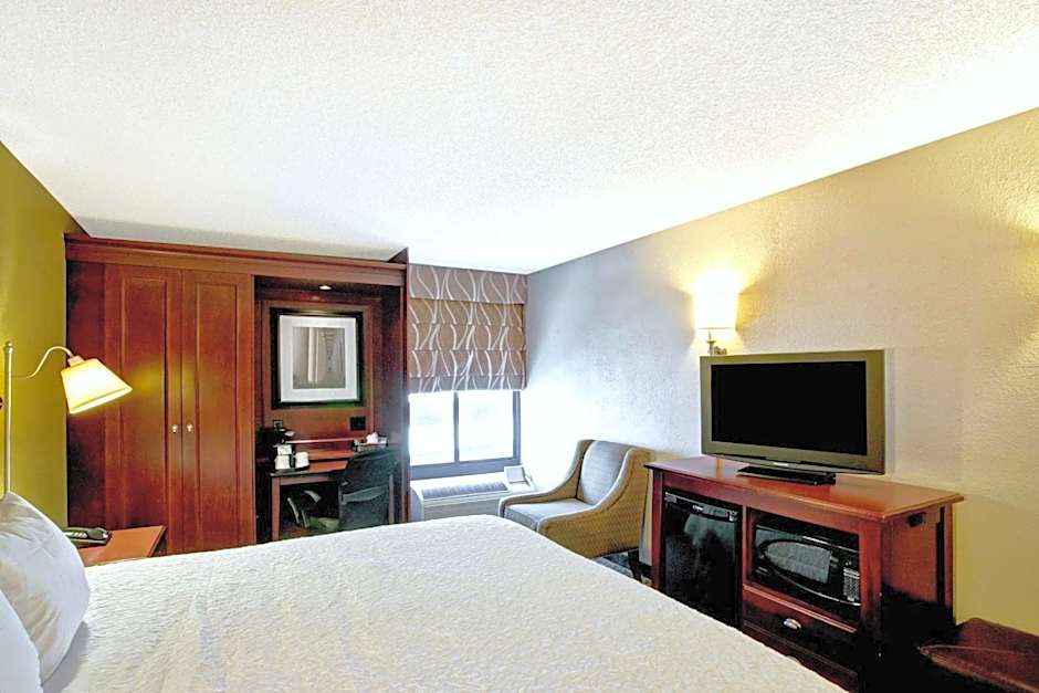 Hampton Inn By Hilton College Station