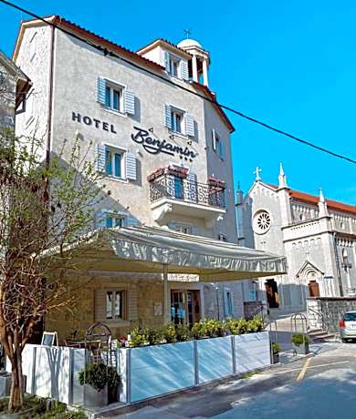 Benjamin Hotel
