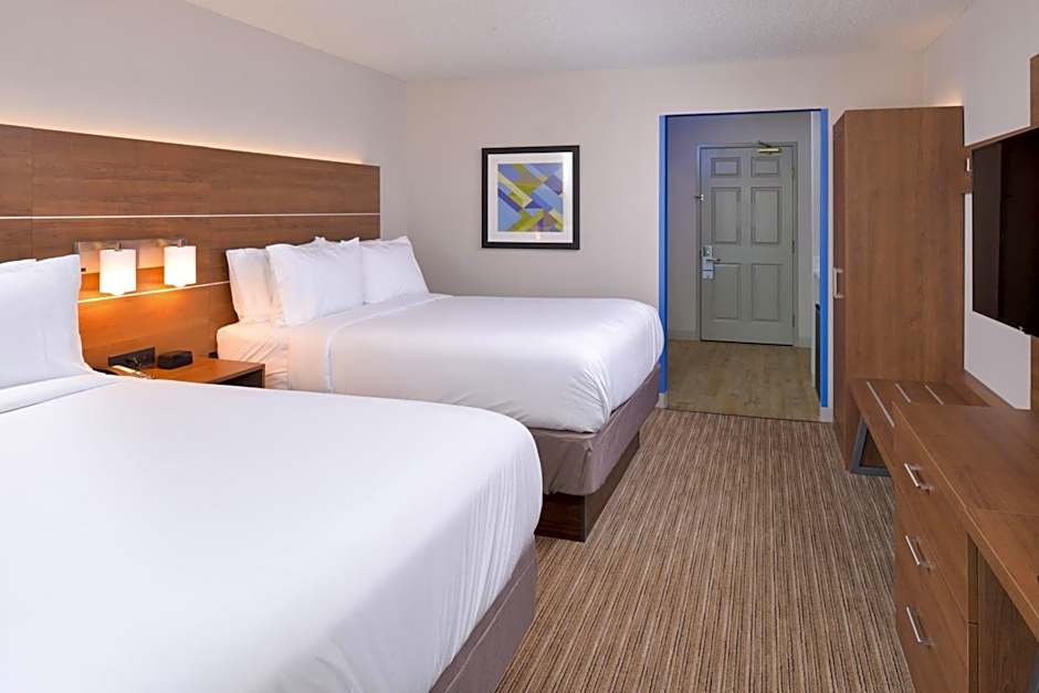 Holiday Inn Express & Suites Omaha - 120th and Maple By IHG