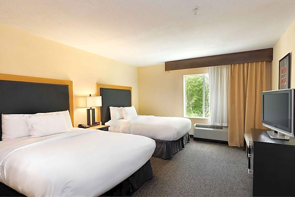 DoubleTree By Hilton Hotel Savannah Airport
