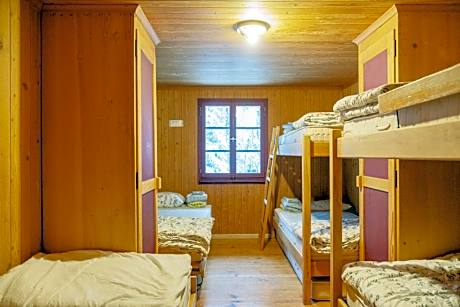 6-Bed Mixed Dormitory Room