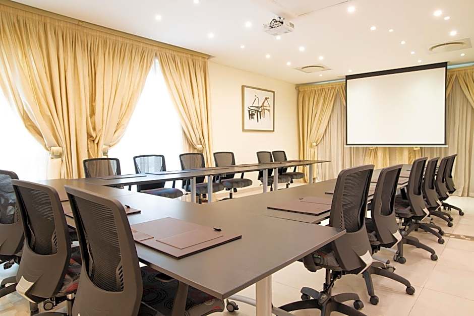 10 2nd Avenue Houghton Estate by Dream Resorts