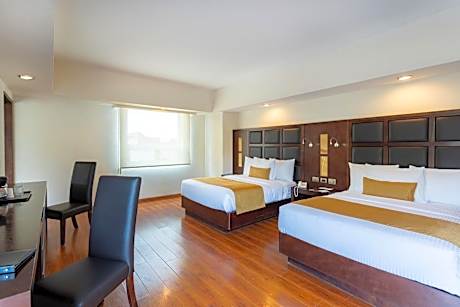 Queen Suite with Two Queen Beds - Non Smoking