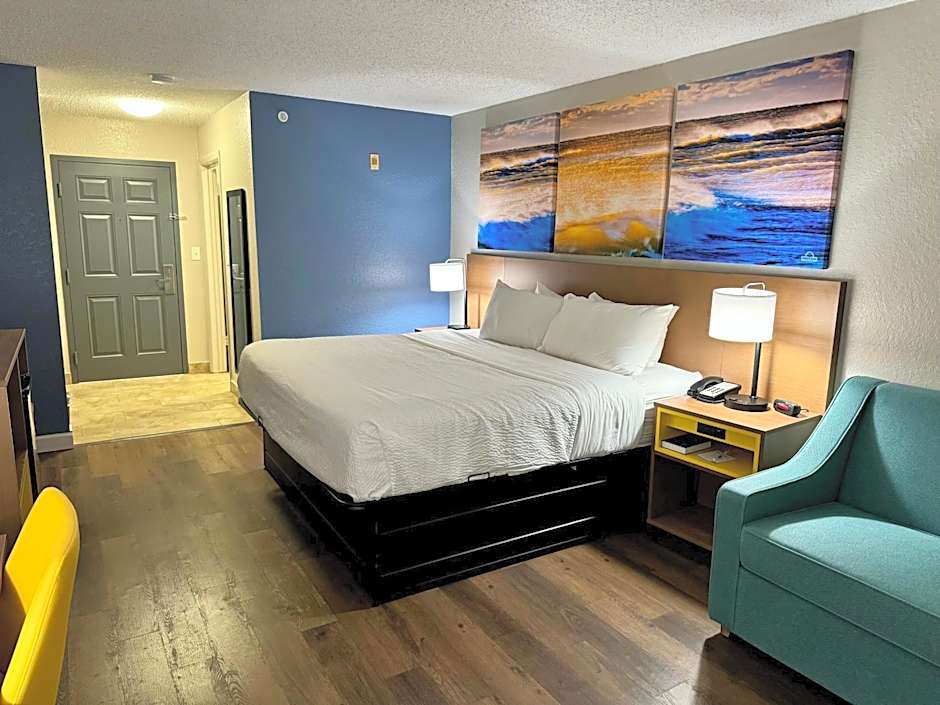 Days Inn by Wyndham Sarasota I-75