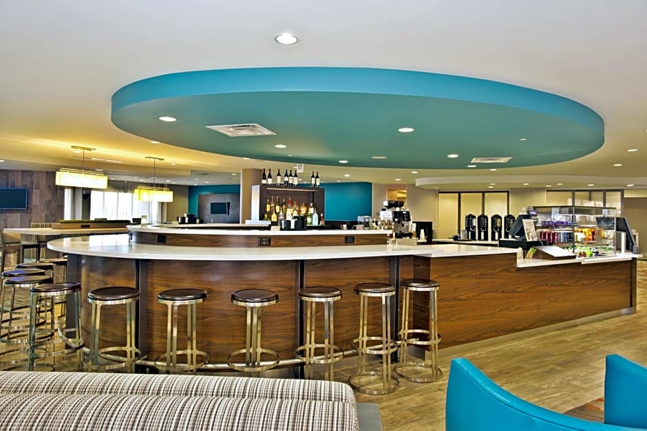 Courtyard by Marriott Gulfport Beachfront