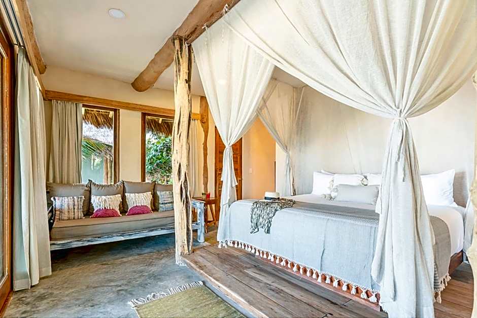 Foto 1 di 8 di Master Suite, Beachfront, Beach Level