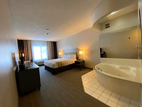 King Suite with Spa Bath - Non-Smoking