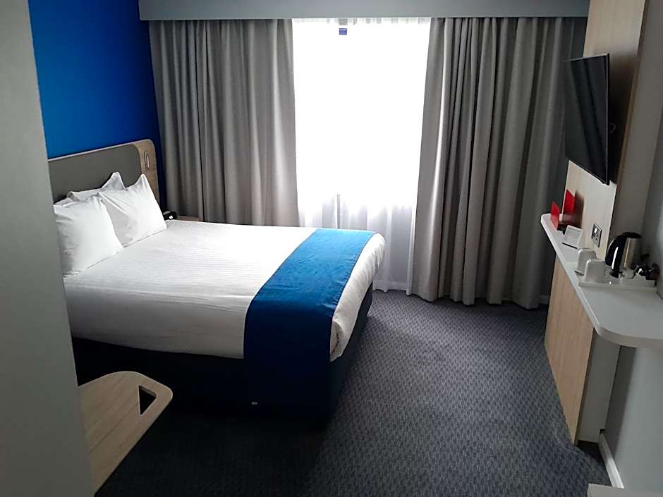 Holiday Inn Express Poole By IHG