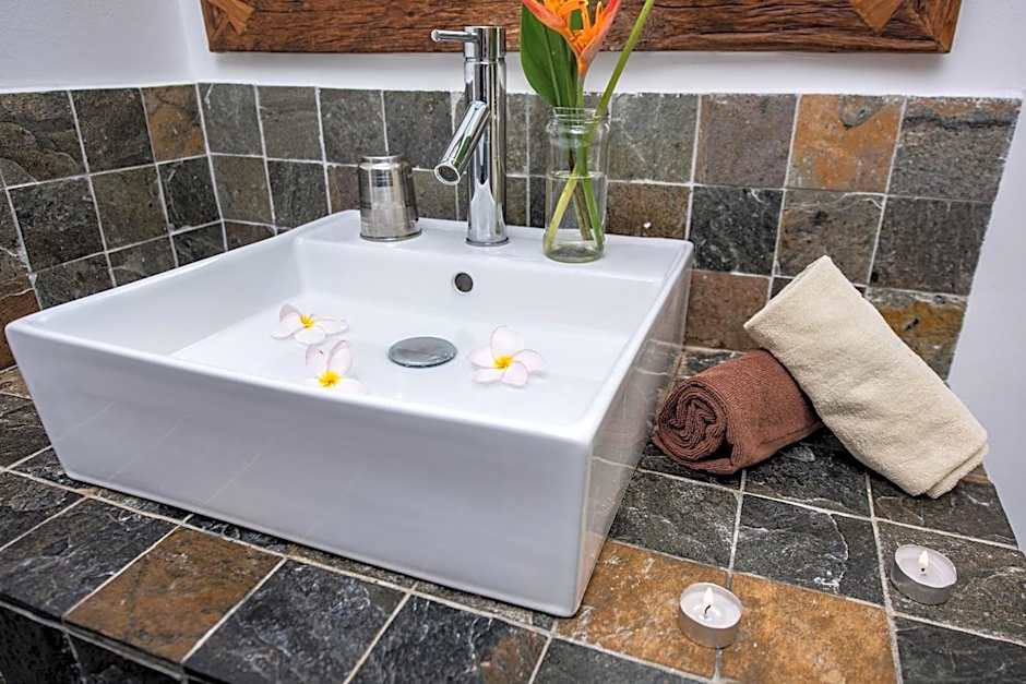 Happy Days Guest House