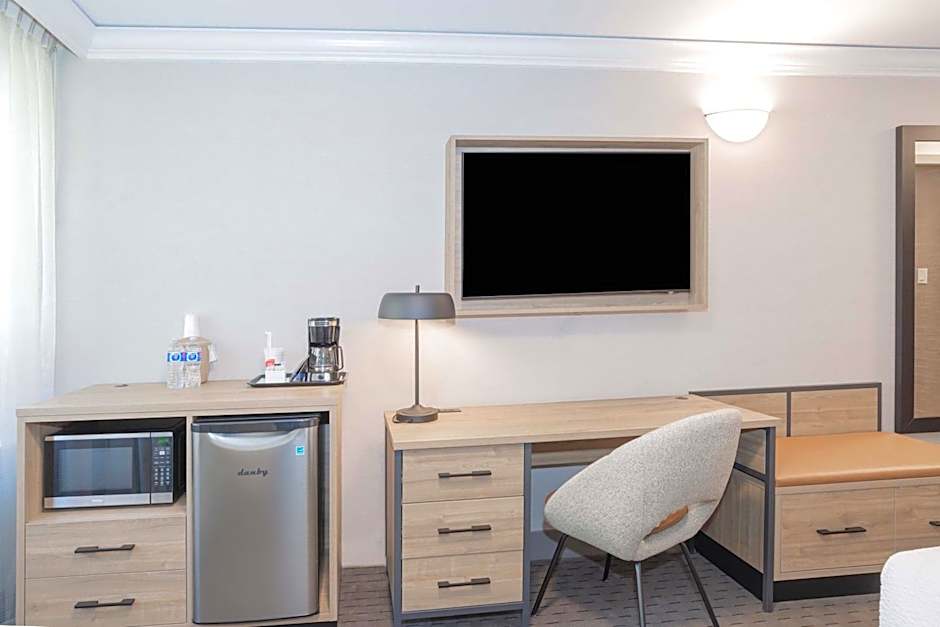 Sandman Signature Vancouver Downtown Hotel