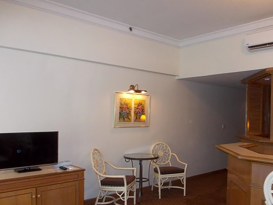 Everly Serviced Apartment