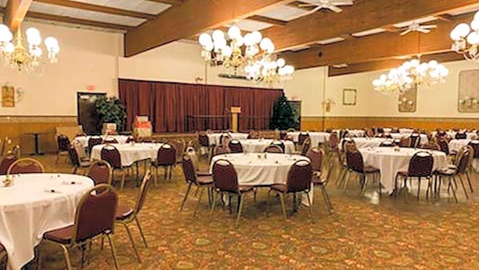 Voyageur Inn And Conference Center