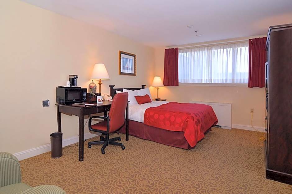 Ramada by Wyndham Seekonk Providence Area