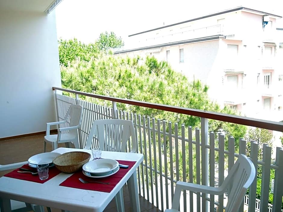 Renewed two-roomed flat with swimming pool
