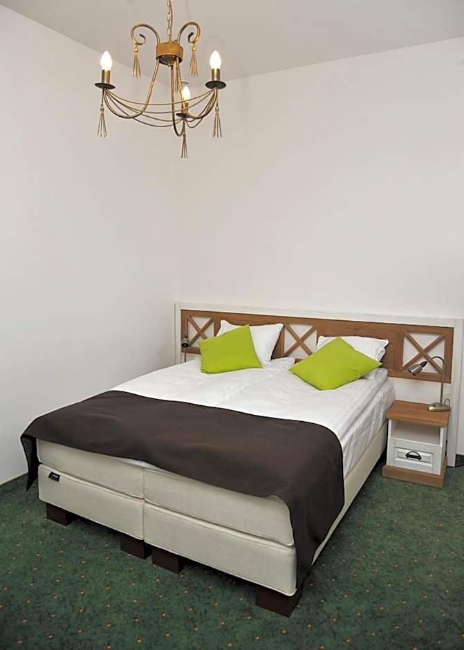 Hotel Sandro Silver & Spichlerz Antoniny