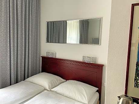 Deluxe Double Room with Shower
