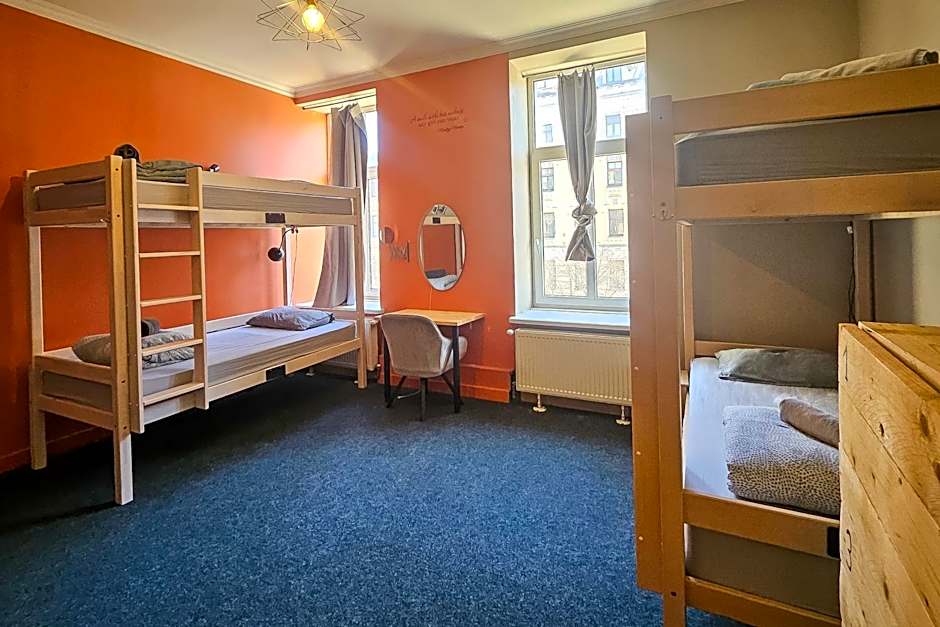 Cinnamon Sally Backpackers Hostel