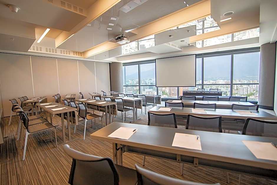 AC Hotel by Marriott® Santiago Cenco Costanera