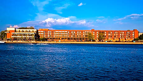 Best Western Plus Captain's Quarters