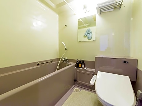 [Short-stay: 8:00pm check-in/9:00am check-out] Japanese/Western Style Room Sea-side