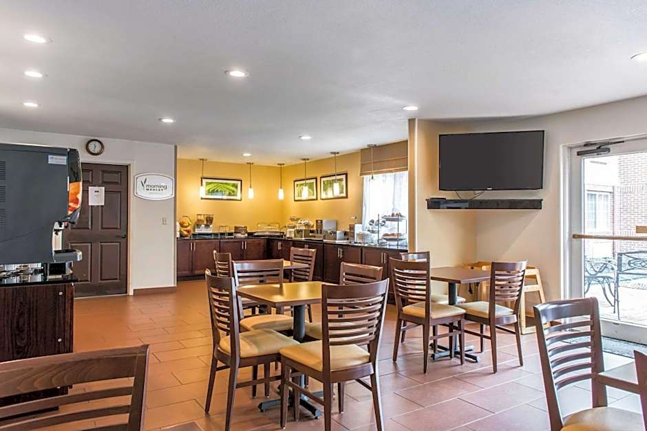 Sleep Inn & Suites Pittsburgh Airport