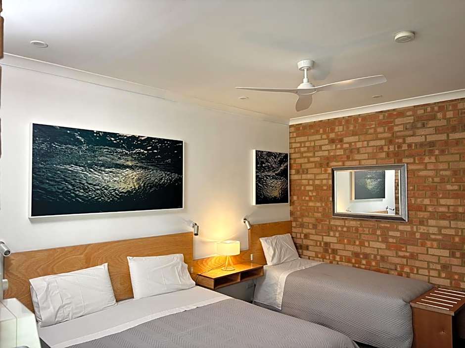 Edge Of The Forest Motel