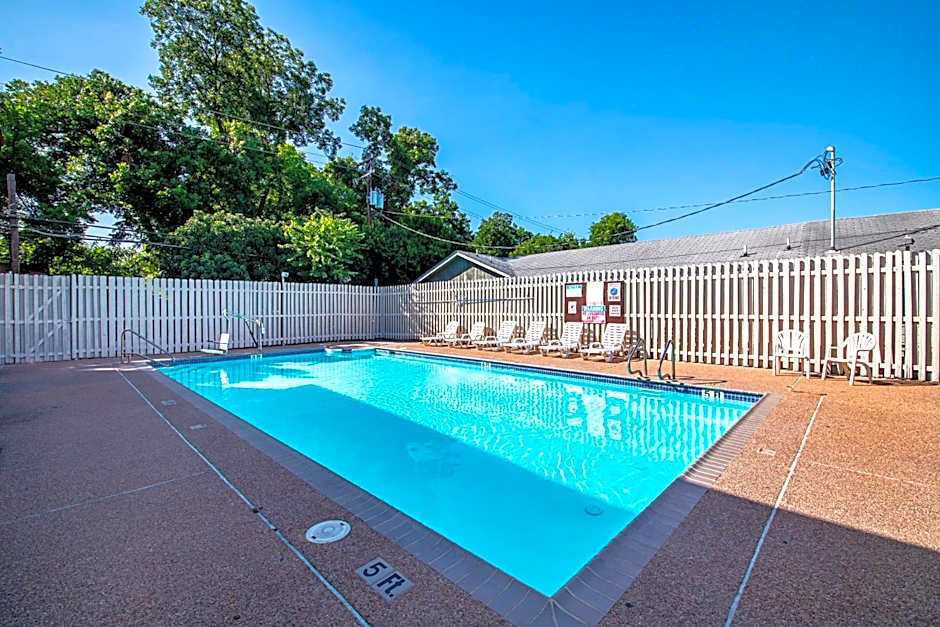 Red Roof Inn San Marcos