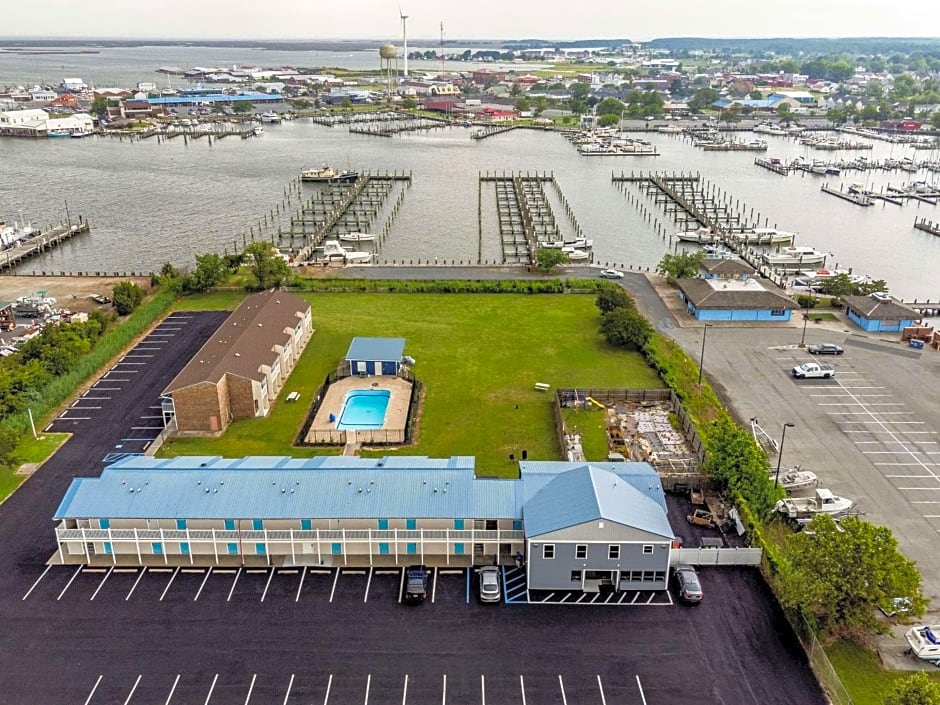 Rodeway Inn at Somers Cove Marina