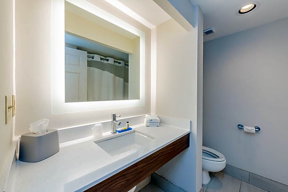 Holiday Inn Express Hotel & Suites Bradenton West By IHG