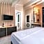 Isola 12 Hotel