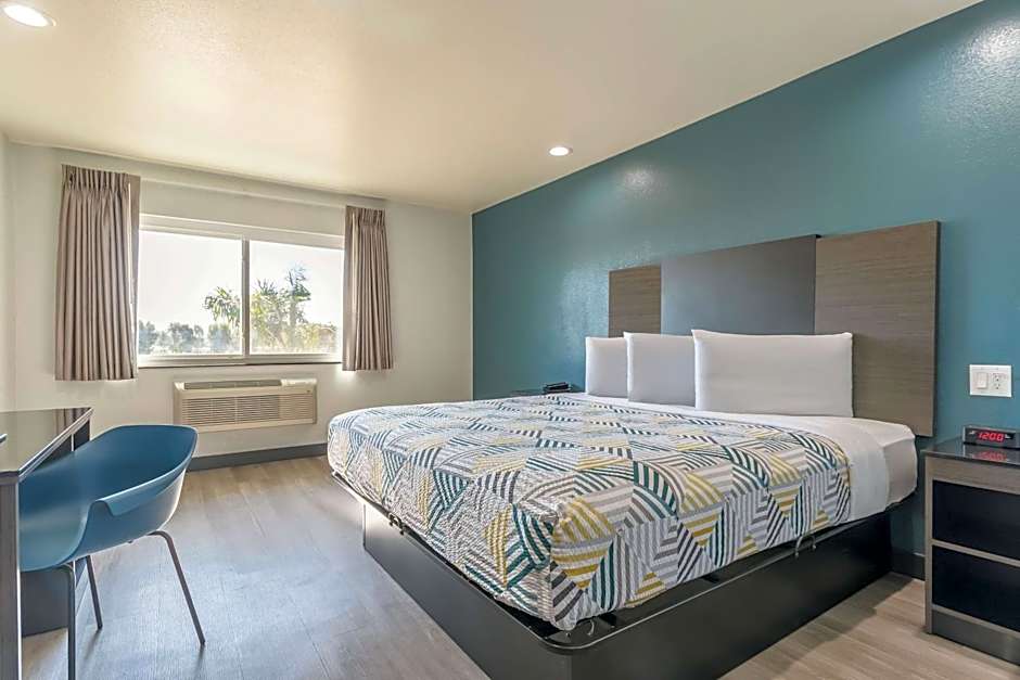 Studio 6 Suites Perris, CA