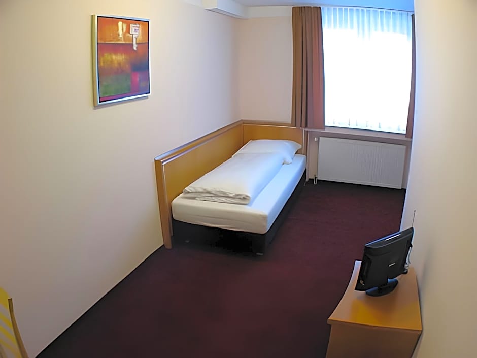 Hotel Famosa
